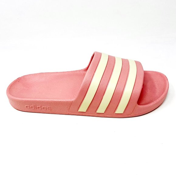 adidas★OZWAVE SANDALS★ PRE-ORDER] NEW!✨ ADIDAS Ozwave Sandals 💰1,550,000 Size ask